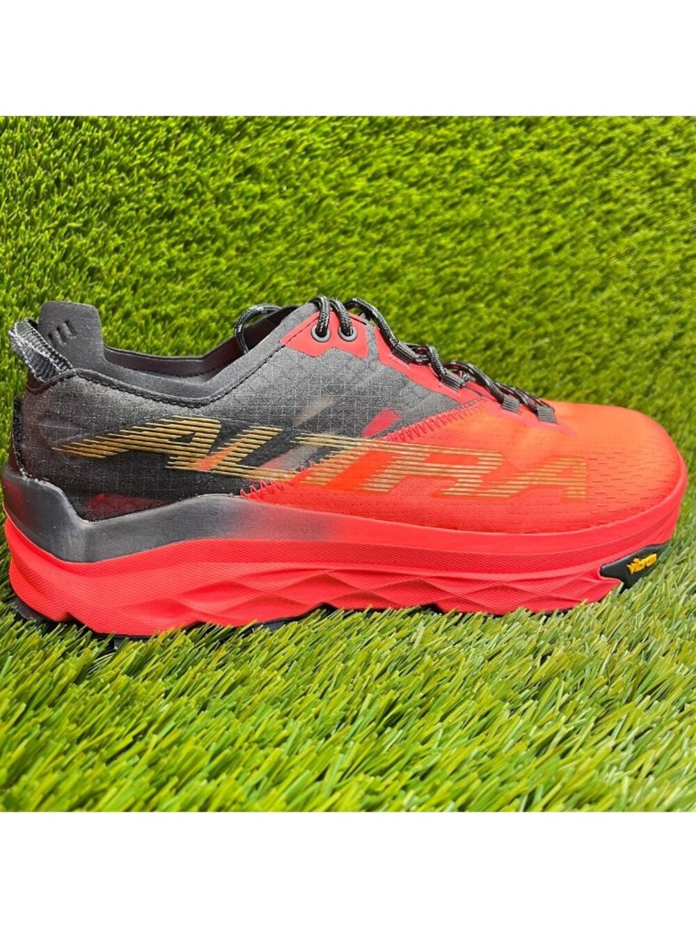 Altra Mont Blanc Womens Size 9.5 Coral Black Gold Trail Running Shoes Sneakers
